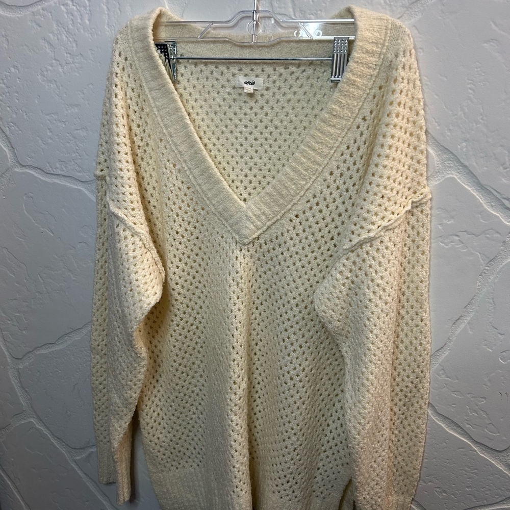Aerie Cream V-Neck Knit Sweater
